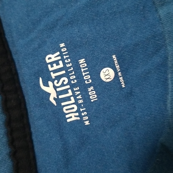 2 TOPS HOLLISTER - Picture 10 of 14
